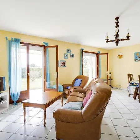 Maison Plain-pied A Avec Jardin Clos, Terrasse Et Parking Pour 6 Personnes - Fr-1-521-105
